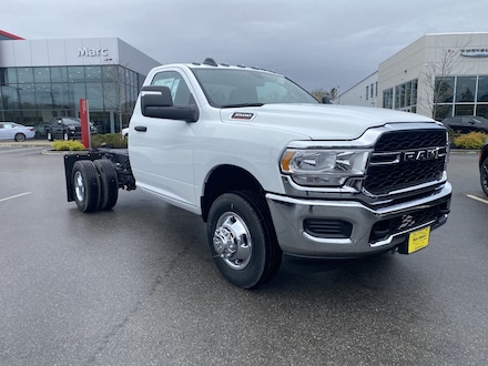 2024 Ram 3500 Chassis Cab 3500 TRADESMAN CHASSIS REGULAR CAB 4X4 60' CA Pickup