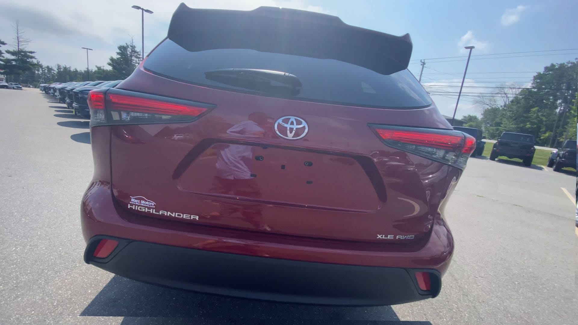 2021 Toyota Highlander XLE - Photo 9