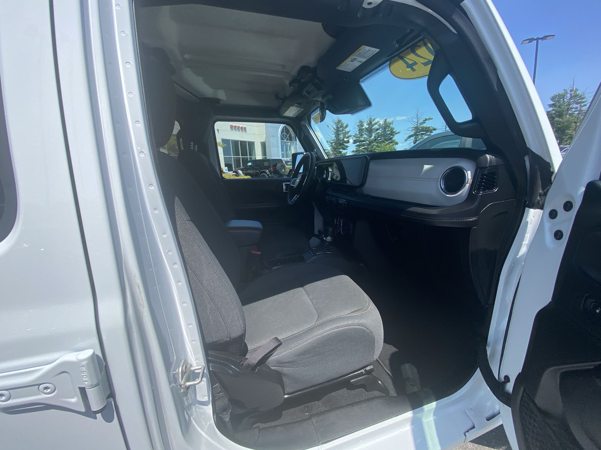 2024 Jeep Wrangler 4-Door Sahara - Photo 23