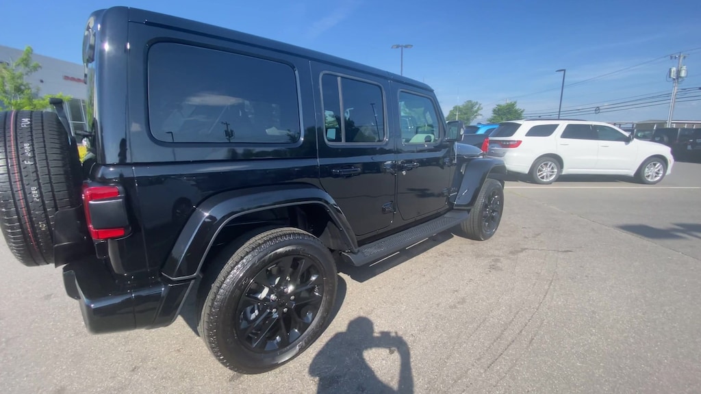 Used 2023 Jeep Wrangler 4-DOOR SAHARA 4X4 SUV