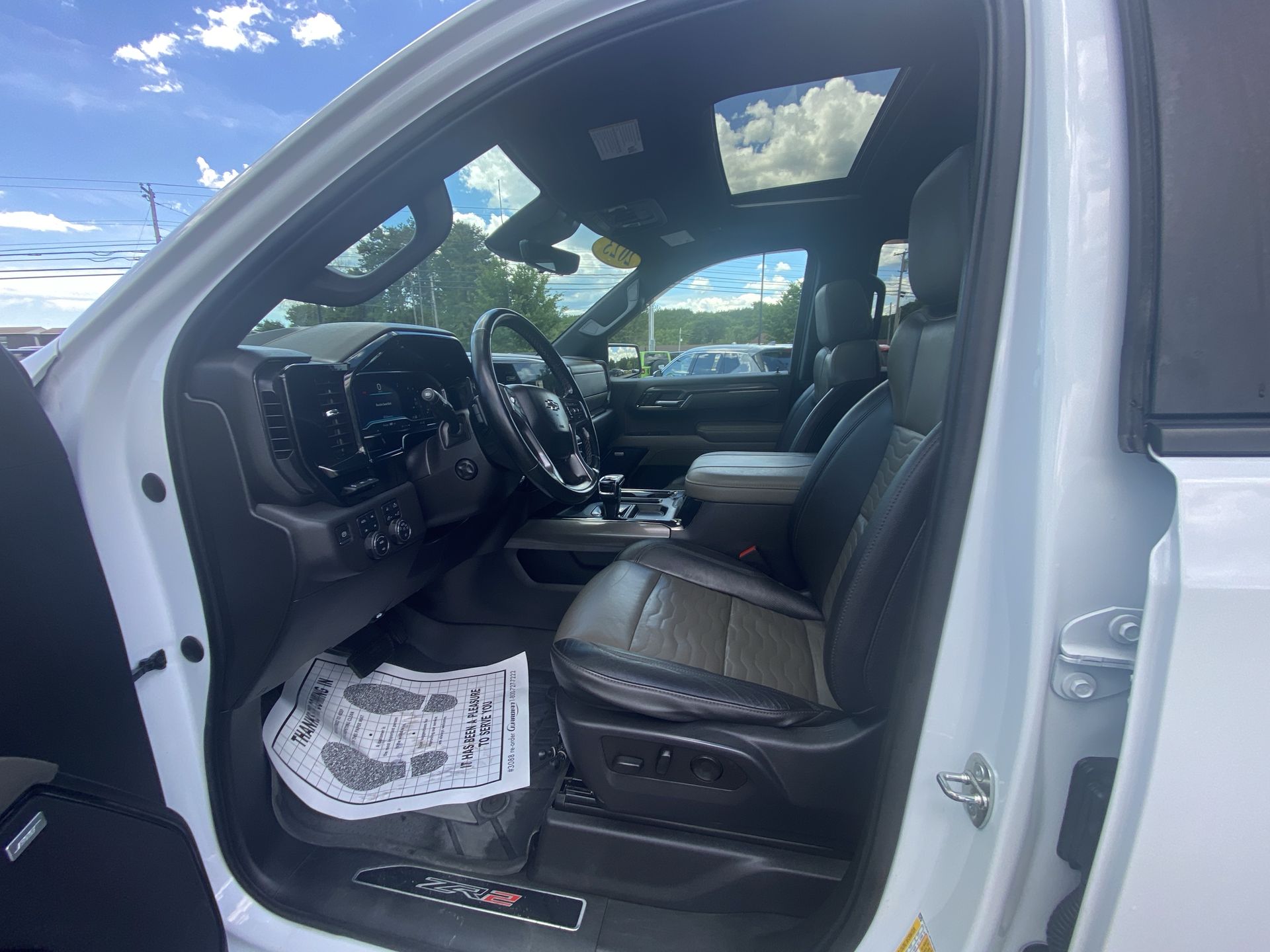 2023 Chevrolet Silverado 1500 ZR2 - Photo 11
