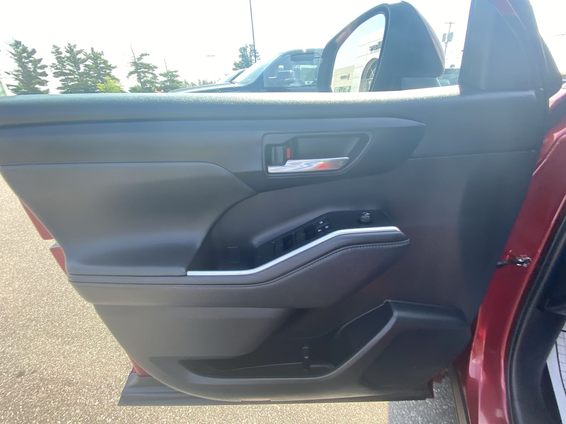 2021 Toyota Highlander XLE - Photo 13