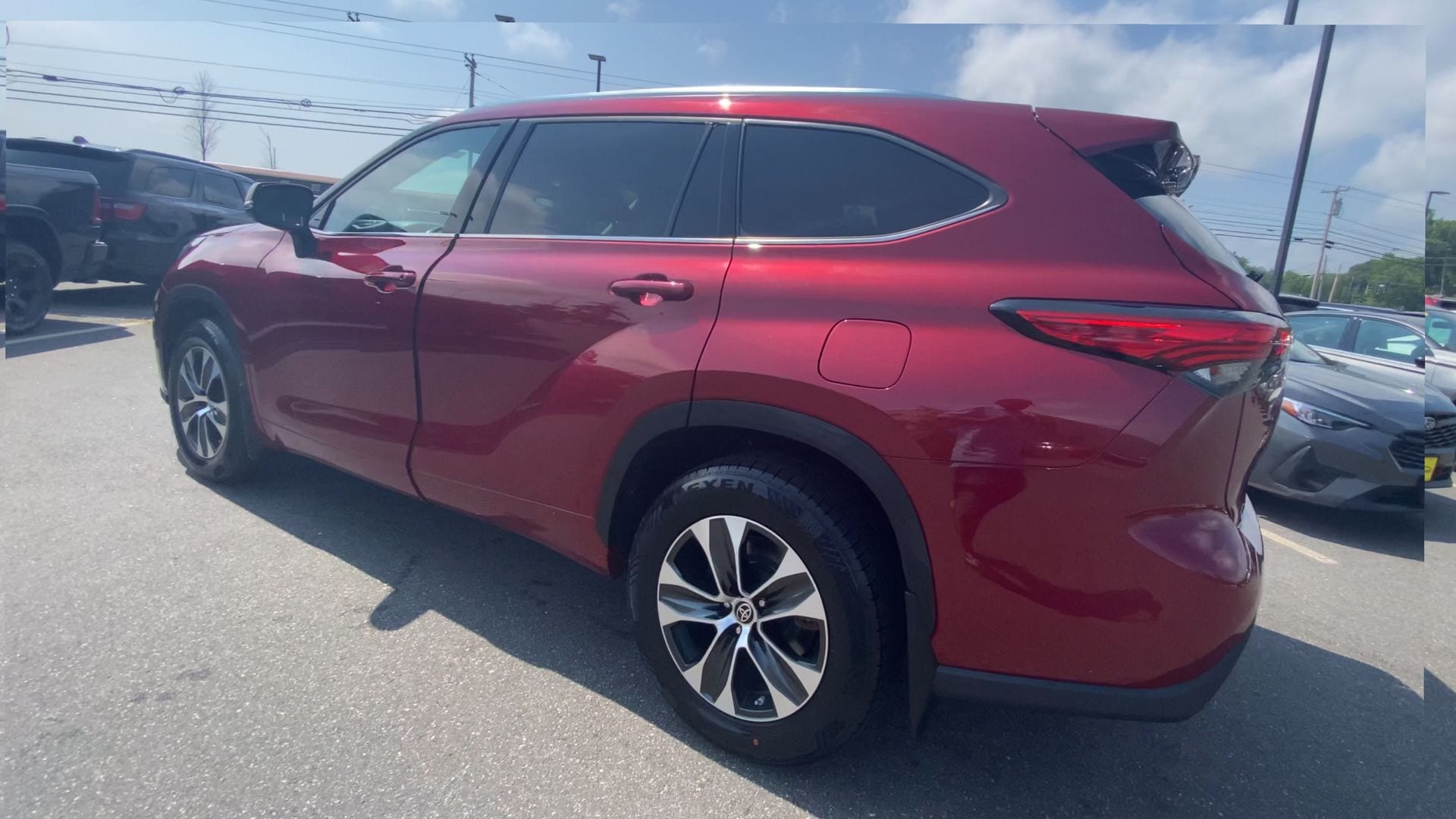 2021 Toyota Highlander XLE - Photo 8