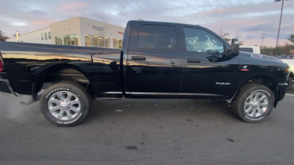 New 2026 Ram 2500 BIG HORN CREW CAB 4X4 6'4 BOX Pickup