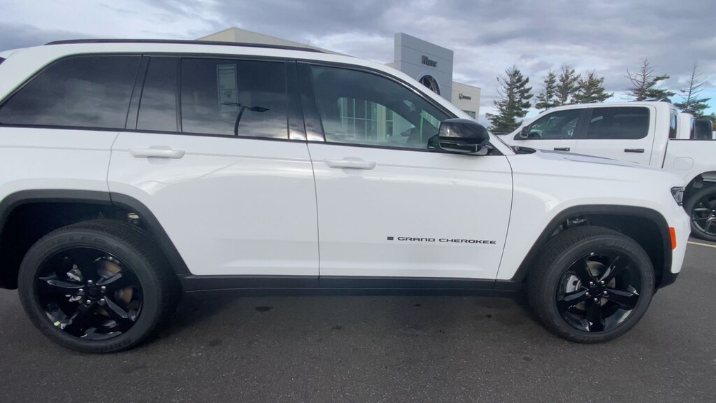 New 2025 Jeep Grand Cherokee ALTITUDE X 4X4 Sport Utility