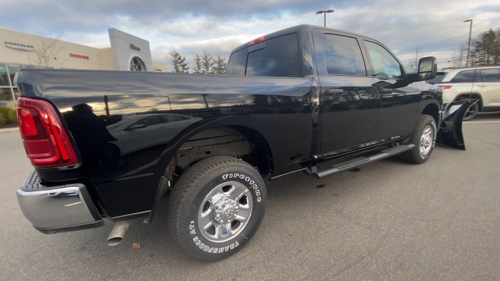 New 2026 Ram 2500 TRADESMAN CREW CAB 4X4 6'4 BOX Pickup
