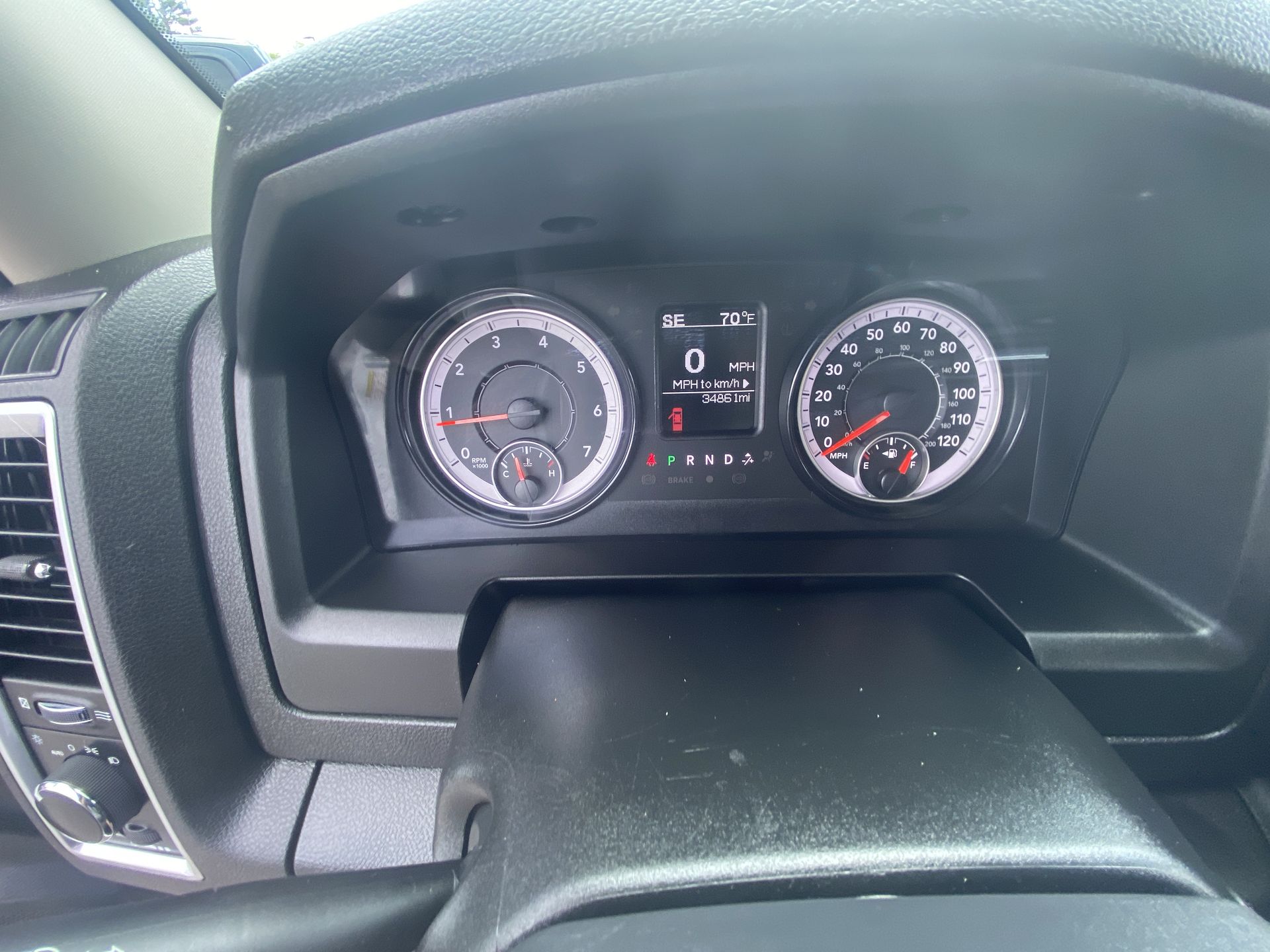 2024 RAM Ram 1500 Classic SLT - Photo 15