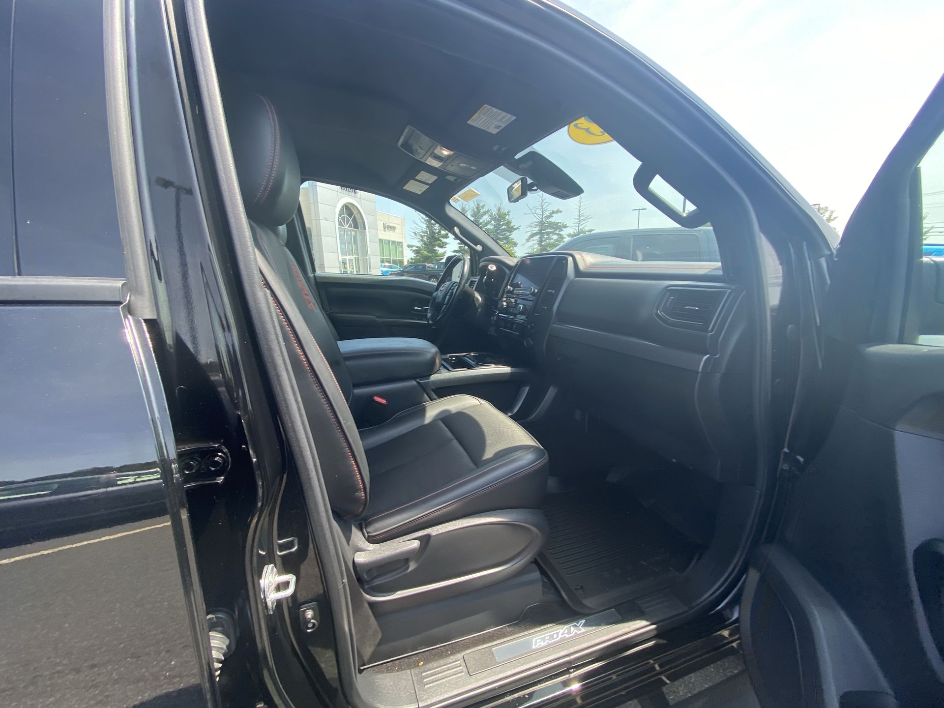 2023 Nissan Titan PRO-4X - Photo 21