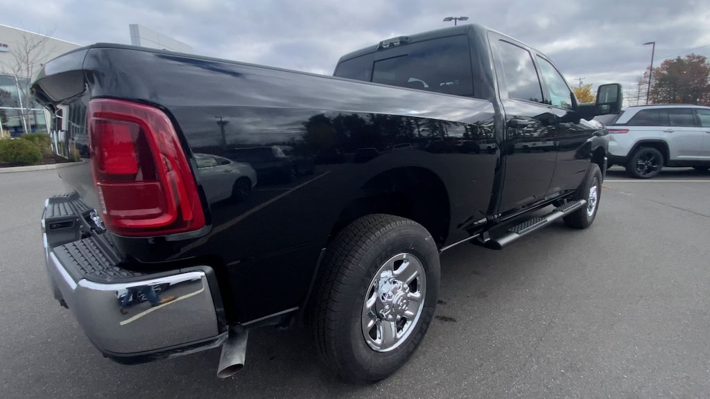 New 2026 Ram 3500 TRADESMAN CREW CAB 4X4 6'4 BOX Pickup