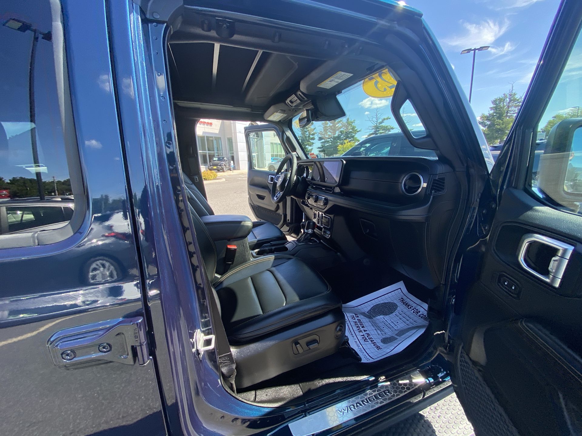2025 Jeep Wrangler 4-Door Sahara - Photo 23