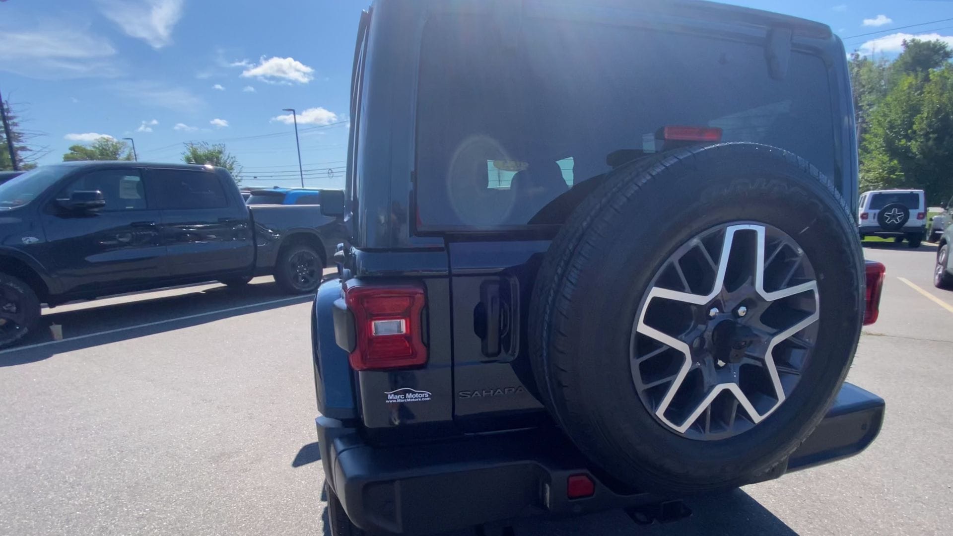 2025 Jeep Wrangler 4-Door Sahara - Photo 9