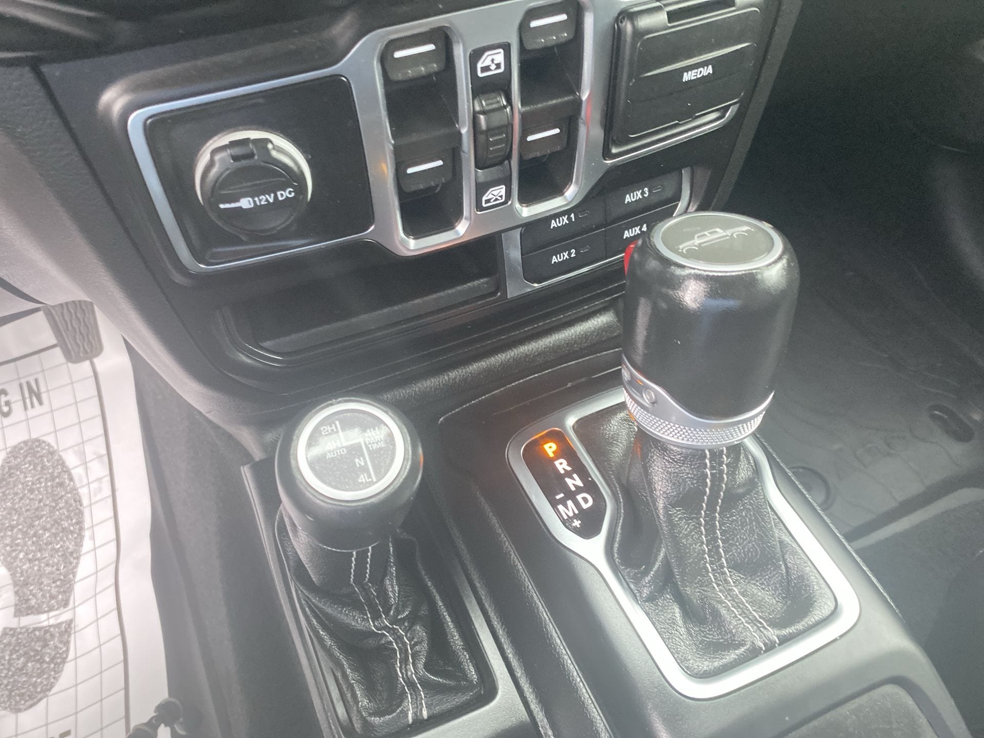 2021 Jeep Gladiator Overland - Photo 19