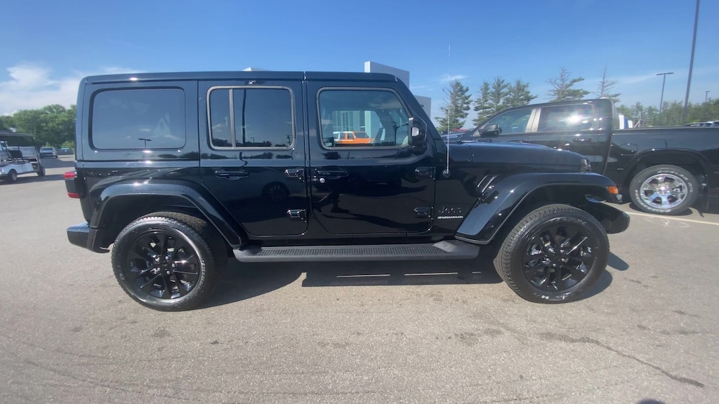 Used 2023 Jeep Wrangler 4-DOOR SAHARA 4X4 SUV