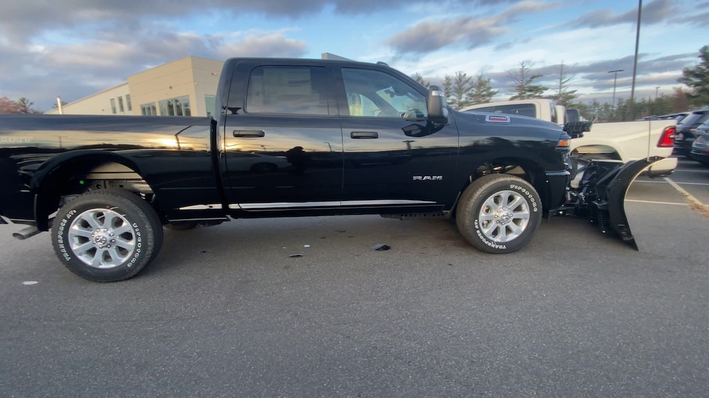 New 2026 Ram 2500 BIG HORN CREW CAB 4X4 6'4 BOX Pickup