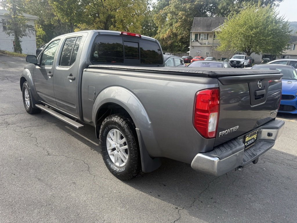 2017 Nissan Frontier SV photo 3