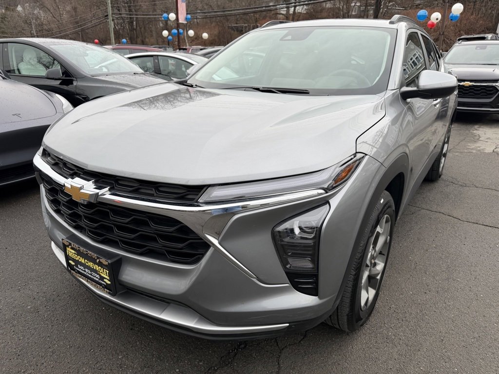 2025 Chevrolet Trax LT's photo