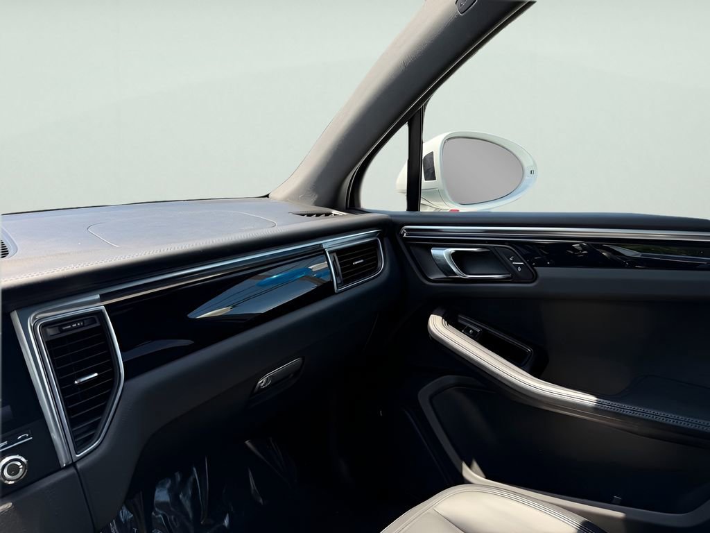 2018 Porsche Macan Base - Photo 28