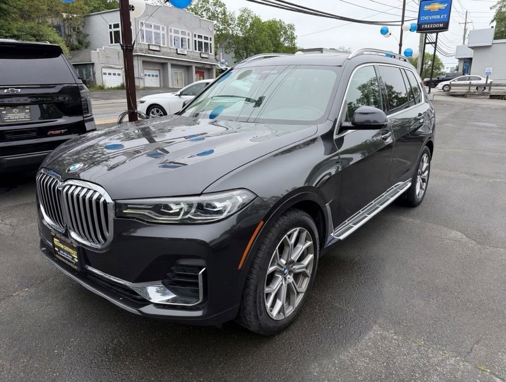 2020 BMW X7 xDrive40i's photo