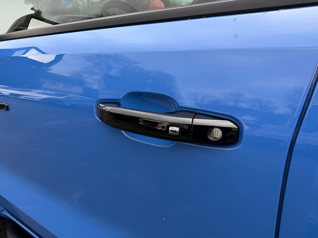 2025 Chevrolet Colorado ZR2 - Photo 9