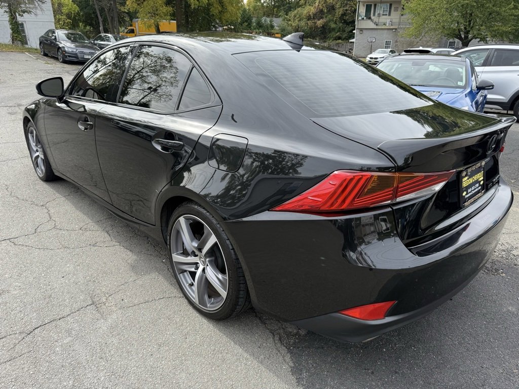 2019 Lexus IS 300 photo 3