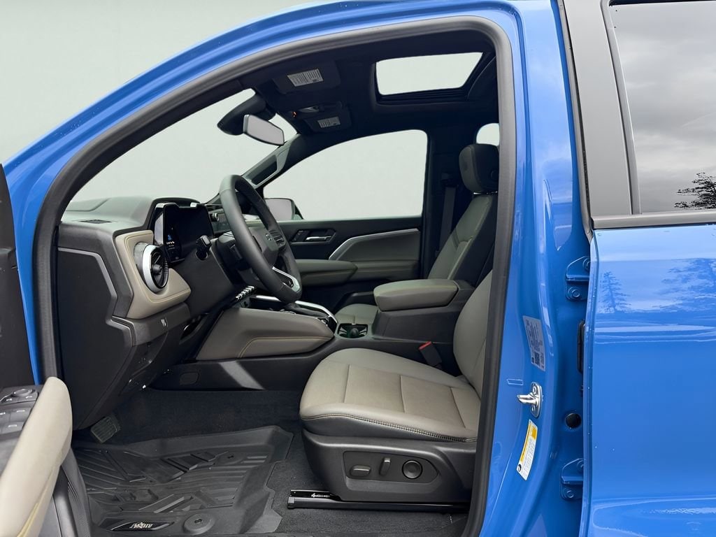 2025 Chevrolet Colorado ZR2 - Photo 17
