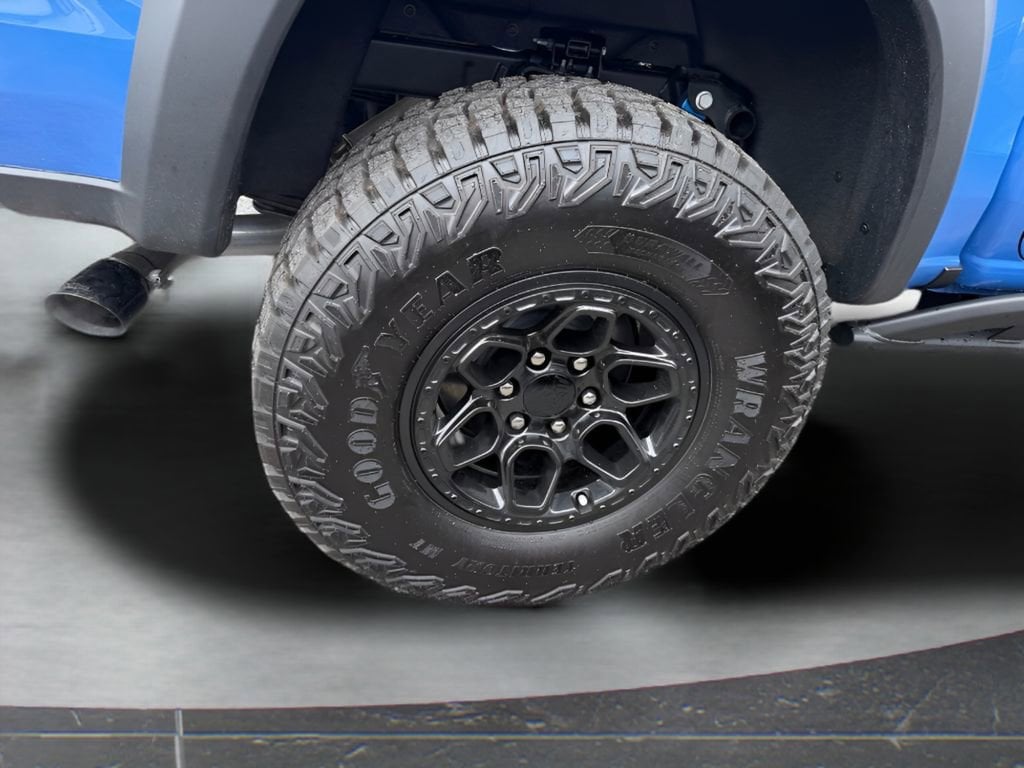 2025 Chevrolet Colorado ZR2 - Photo 14