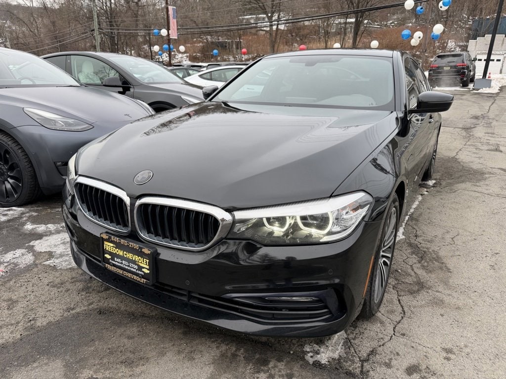 2018 BMW 5 Series 530e's photo