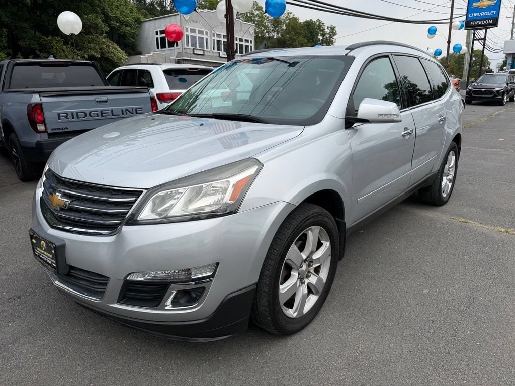 Used 2017 Chevrolet Traverse LT SUV