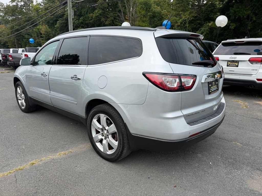 Used 2017 Chevrolet Traverse LT SUV