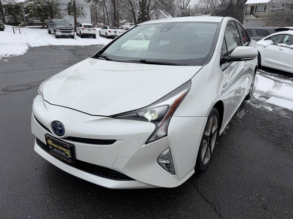 2017 Toyota Prius Three's photo