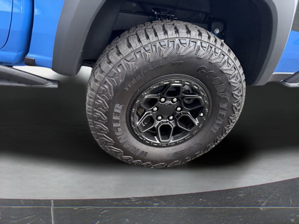 2025 Chevrolet Colorado ZR2 - Photo 13