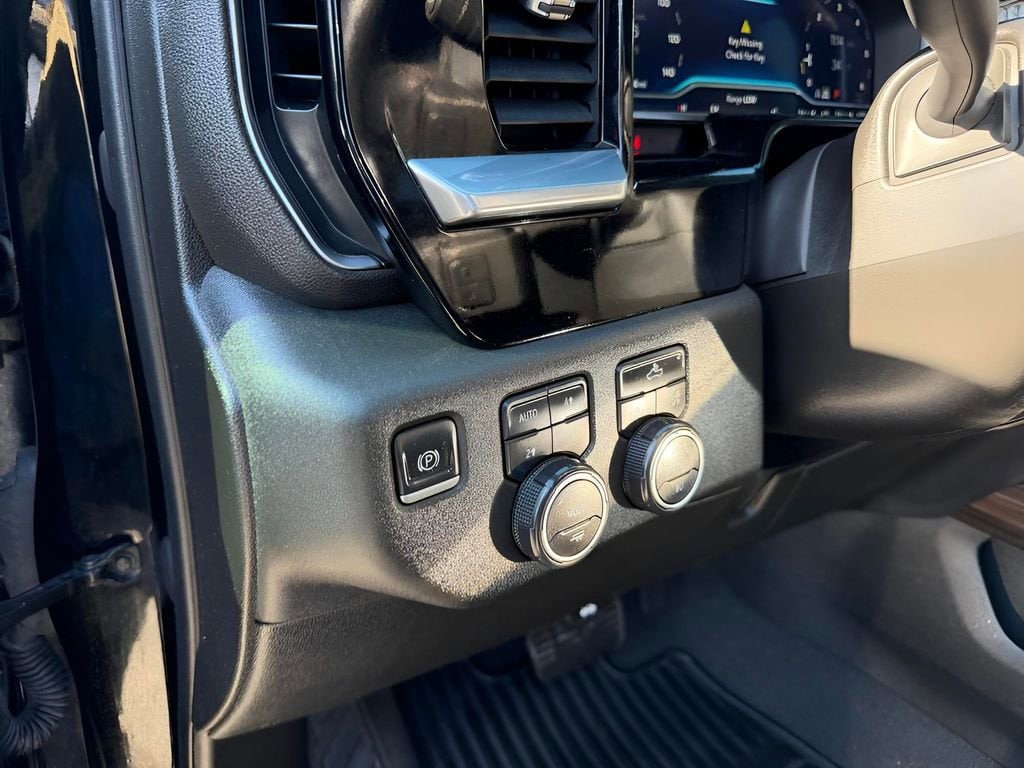 2022 Chevrolet Silverado 1500 RST - Photo 24