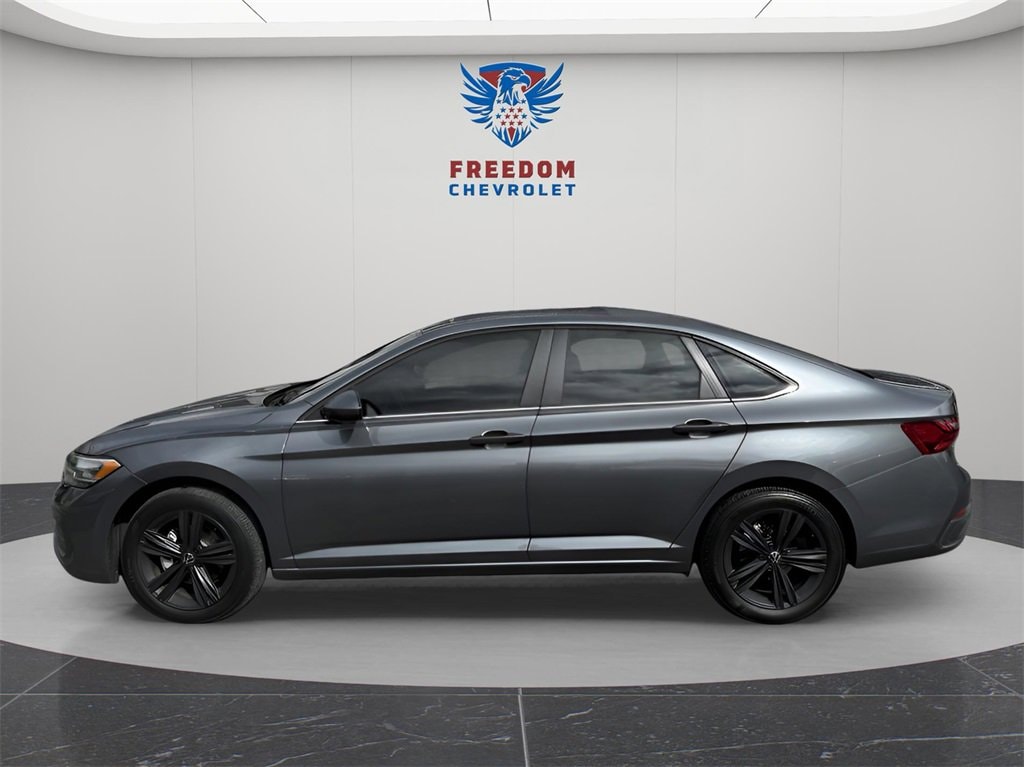 Used 2024 Volkswagen Jetta SE with VIN 3VW7M7BU7RM015520 for sale in Fort Montgomery, NY