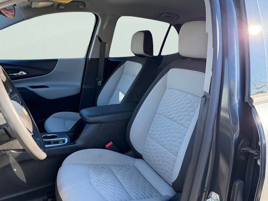 2019 Chevrolet Equinox LS - Photo 16