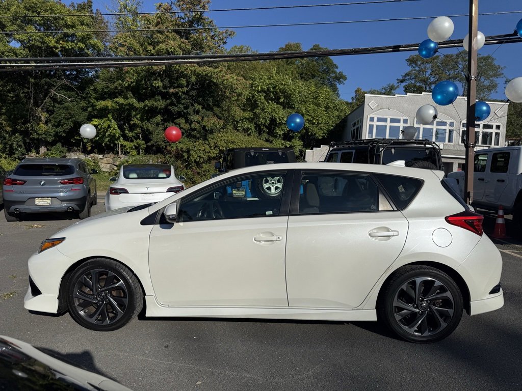 2017 Toyota Corolla iM photo 2