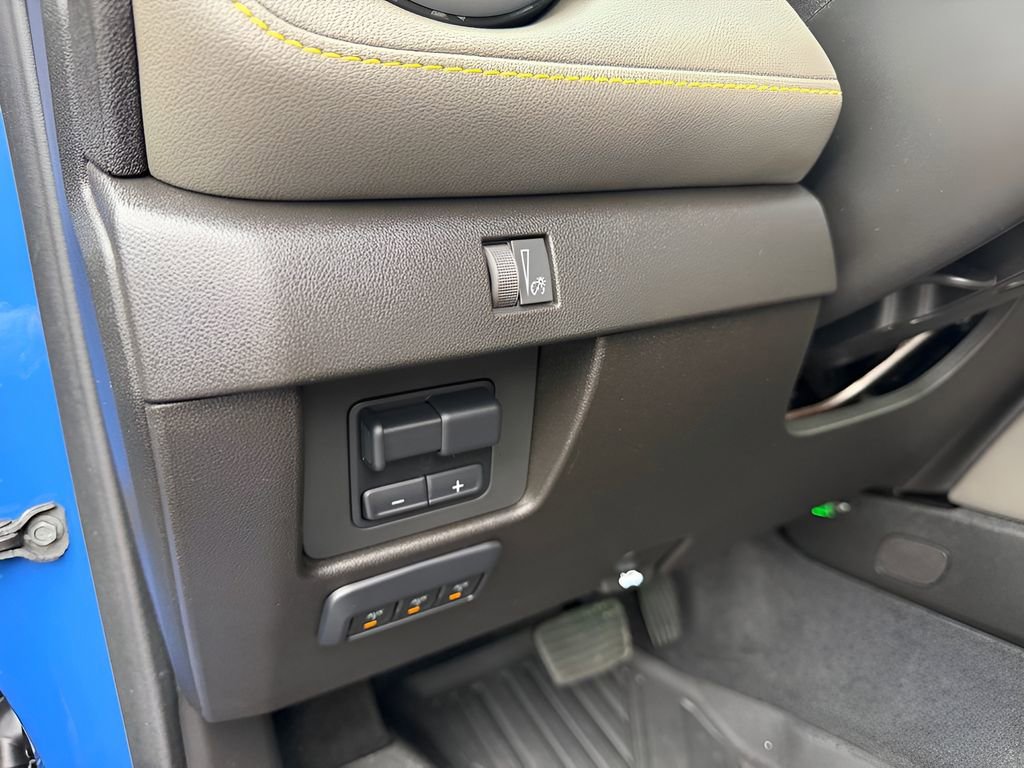 2025 Chevrolet Colorado ZR2 - Photo 21