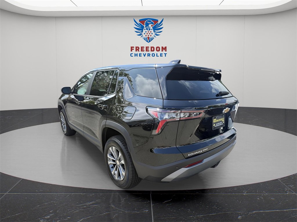 2026 Chevrolet Equinox LT photo 2