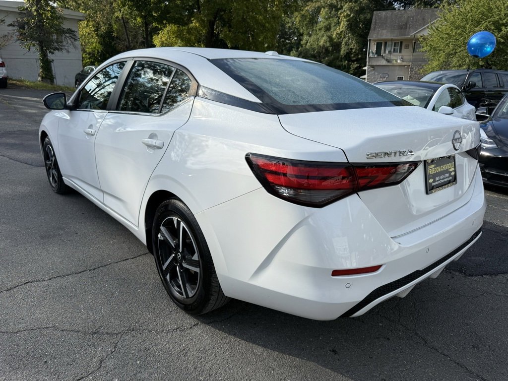 2024 Nissan Sentra SV photo 3