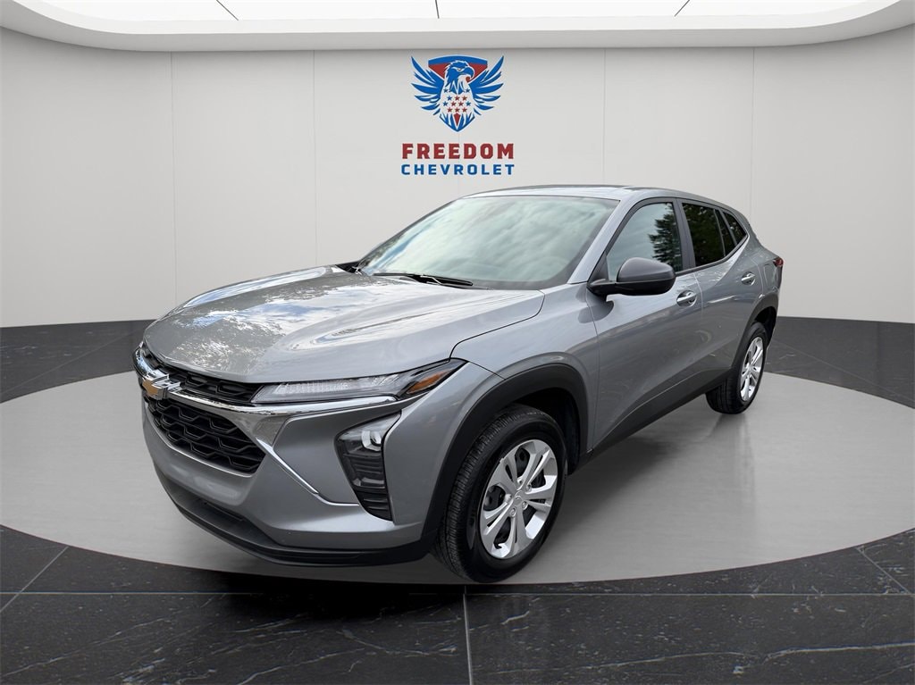 2025 Chevrolet Trax LS's photo