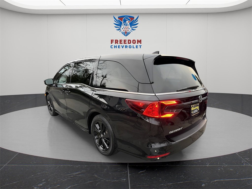 2023 Honda Odyssey Sport photo 3