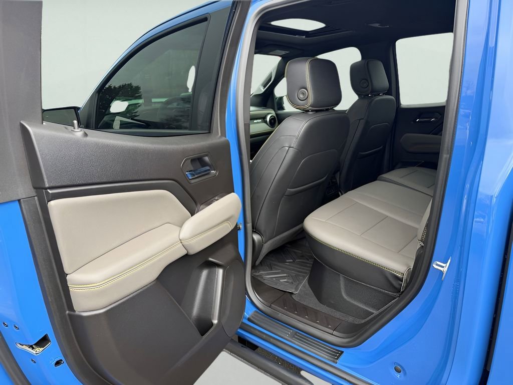 2025 Chevrolet Colorado ZR2 - Photo 30