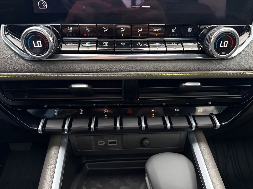 2025 Chevrolet Colorado ZR2 - Photo 26