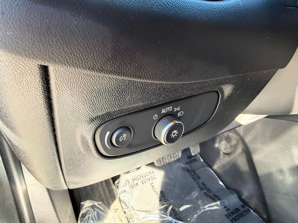 2019 Chevrolet Equinox LS - Photo 18