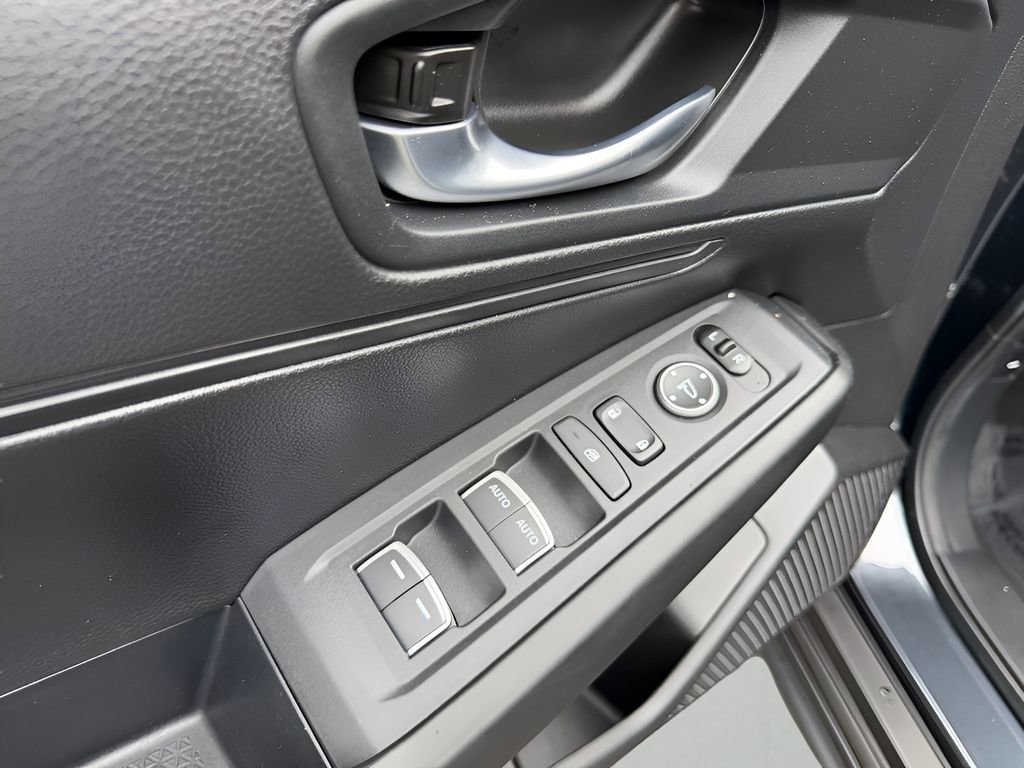 2025 Honda Accord LX - Photo 18