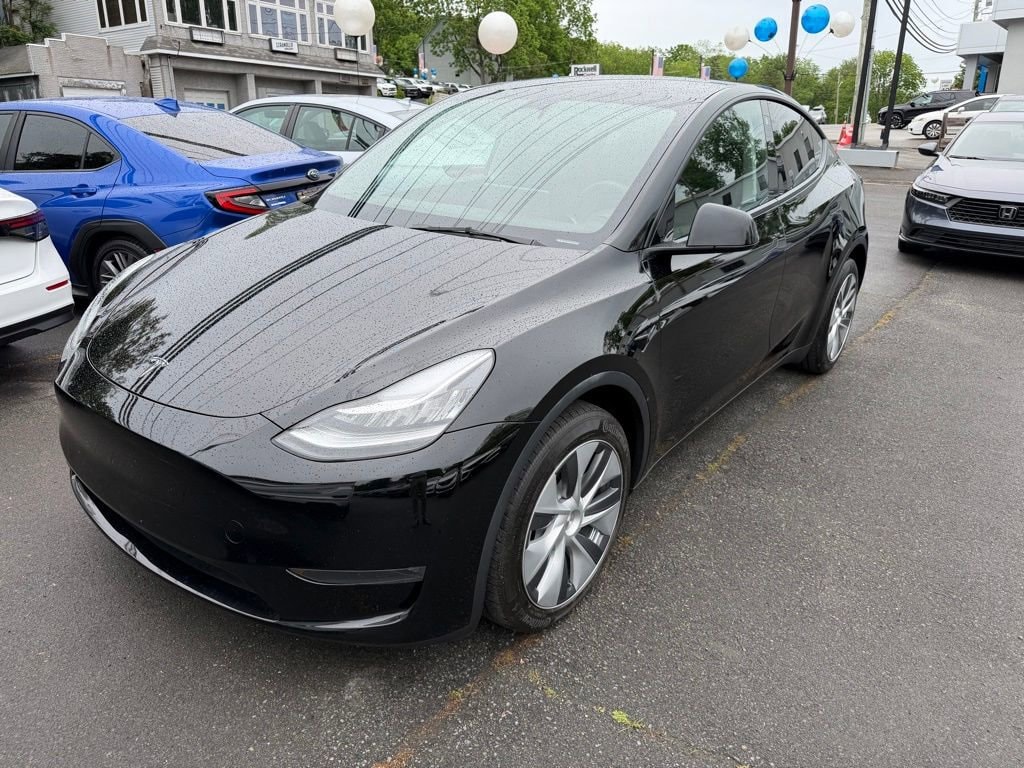 2023 Tesla Model Y Long Range Dual Motor All-Wheel Drive's photo