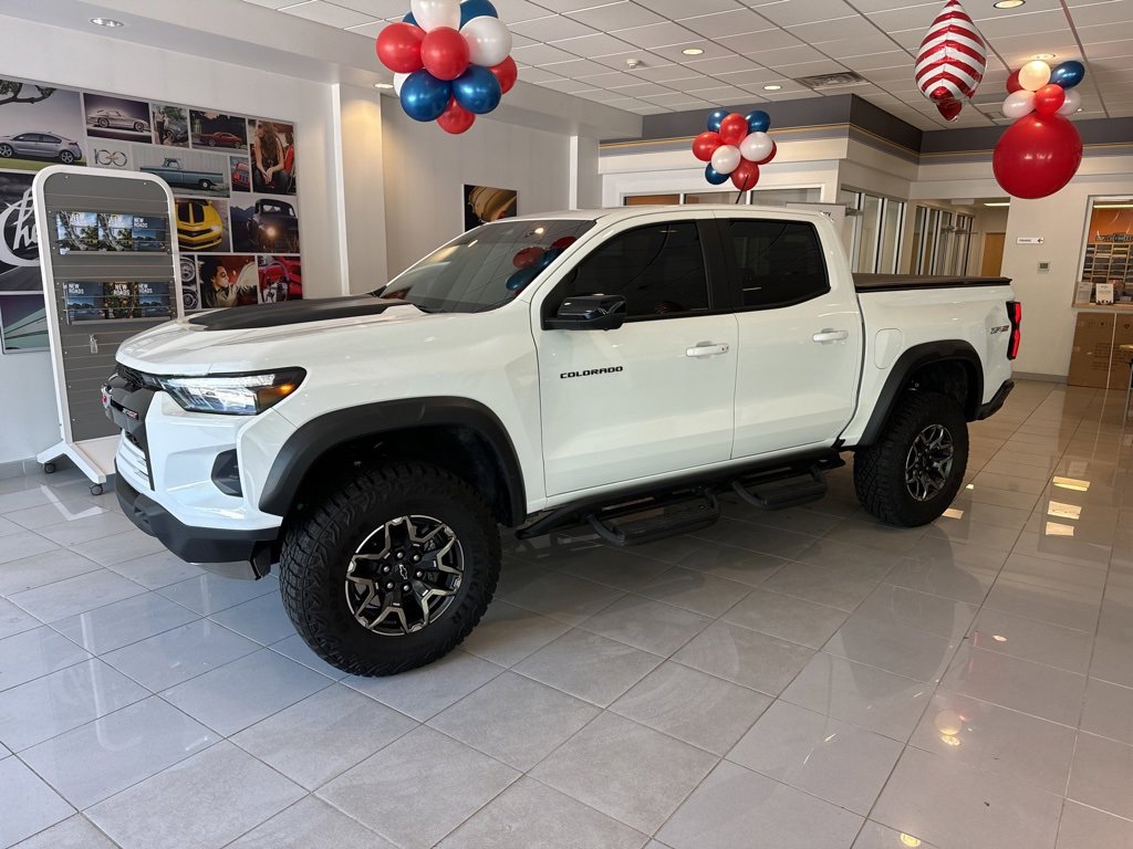 Used 2024 Chevrolet Colorado ZR2 with VIN 1GCPTFEK2R1127763 for sale in Fort Montgomery, NY