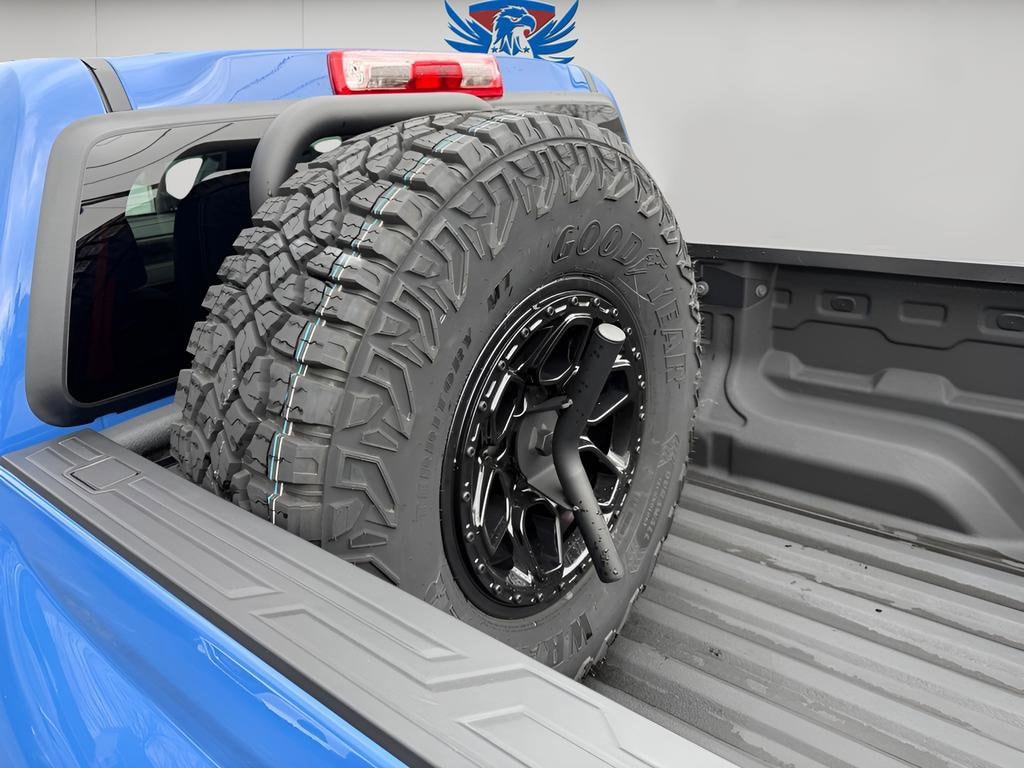 2025 Chevrolet Colorado ZR2 - Photo 10