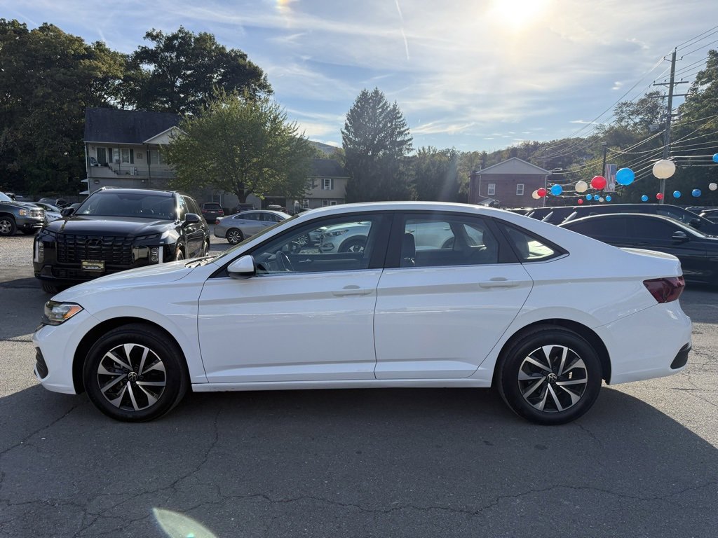 2024 Volkswagen Jetta S photo 2