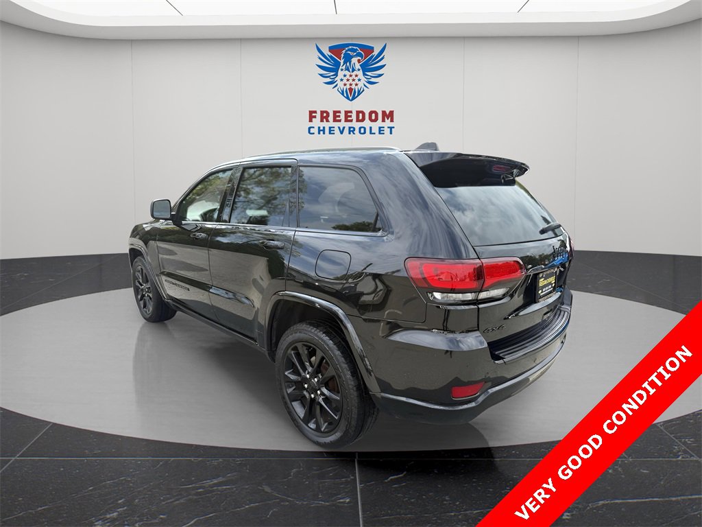 2018 Jeep Grand Cherokee Altitude photo 2