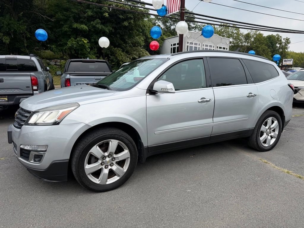 Used 2017 Chevrolet Traverse LT SUV